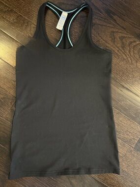 Ivivva Black Racerback Tank Top

Size 14 girls

In excellent condition!